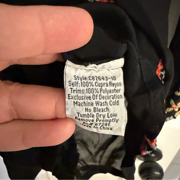 Johnny Was Black Embroidered Boho Tunic Top Long Sleeve Size L - Picture 5 of 9